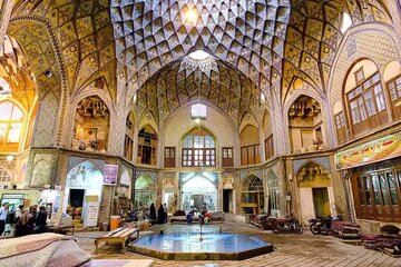 Le Timcheh Amin al-Dowleh de Kashan, chef-d'œuvre géométrique des architectes iraniens