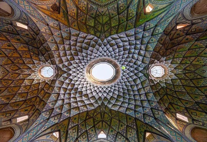 Le Timcheh Amin al-Dowleh de Kashan, chef-d'œuvre géométrique des architectes iraniens