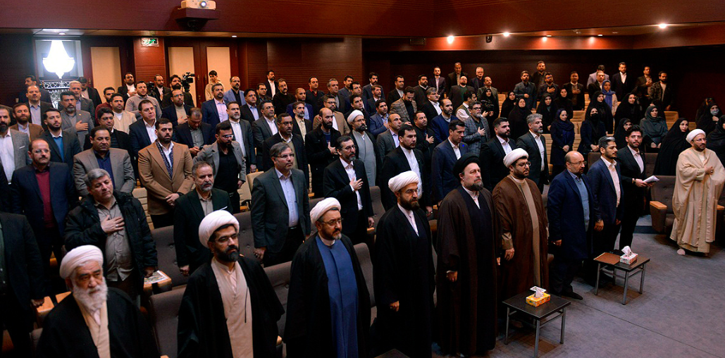 نشست صمیمی یاران وفادار امام با سید حسن خمینی