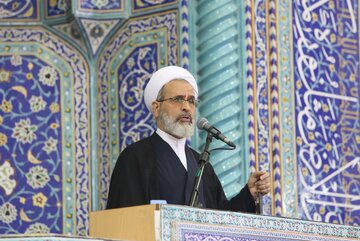 امام جمعه قم: آتشفشان مقاومت در دل امت اسلام زنده است 