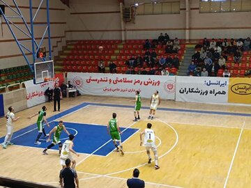تیم بسکتبال مقاومت شهرداری تبریز یک گام به صعود در مرحله حذفی نزدیک شد