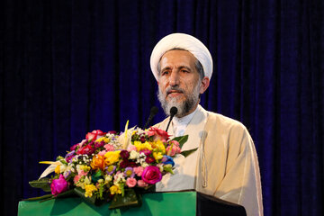 امام جمعه قزوین: انصاف نیست چوب لای چرخ وحدت استان بگذاریم