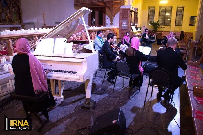 La résonance de la musique iranienne dans une cathédrale à Moscou