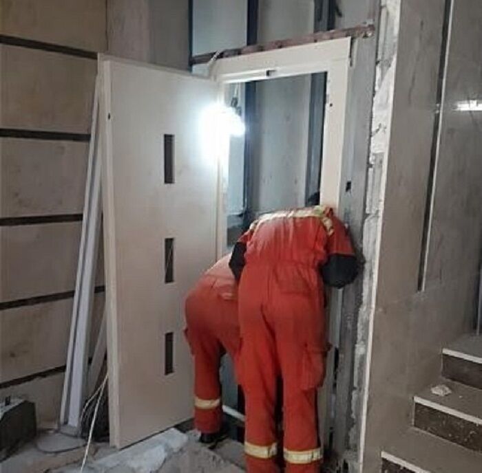 سقوط کابین آسانسور نیمه کاره در تبریز تلفات داد سقوط کابین آسانسور نیمه کاره در تبریز تلفات داد