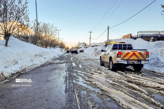 برف و کولاک راه ۲۱۰ روستای مازندران را مسدود کرد