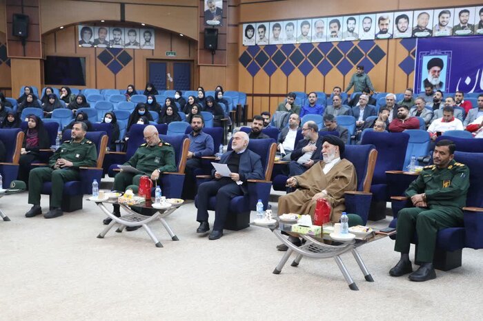 استاندار خوزستان از تلاشها و مجاهدتهای سردار فلاحی تجلیل کرد