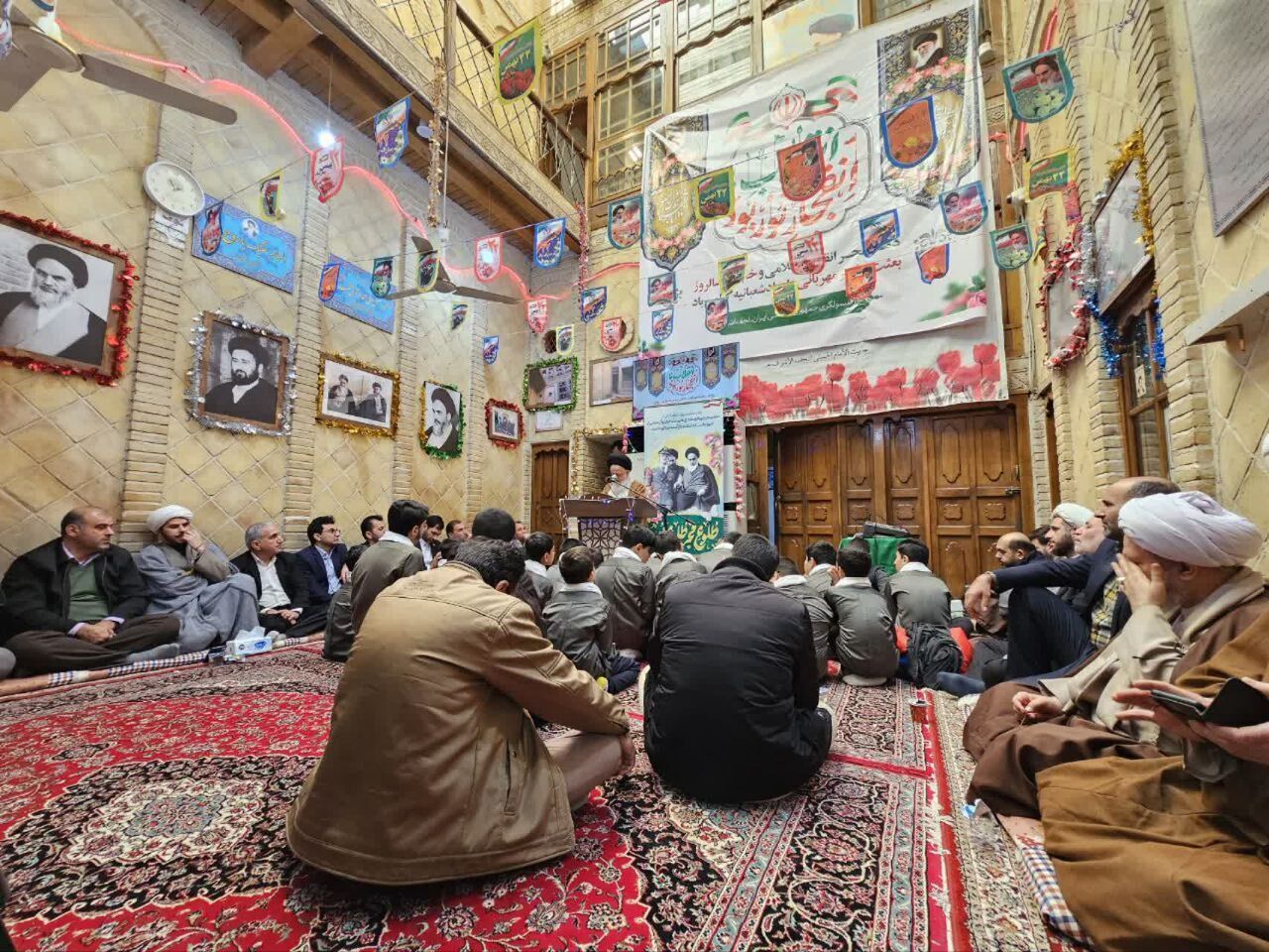 ممثل قائد الثورة في العراق: الثورة الإسلامية قدمت نموذجاً جديداً لوحدة الأمة الإسلامية