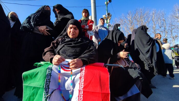 راهپیمایی ۲۲ بهمن یاسوج/ وفاداری به انقلاب با چاشنی هنر و موسیقی محلی