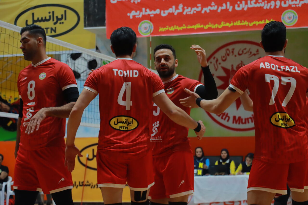 مقاومت شهرداری تبریز مرحله دوم لیگ دسته ۲ والیبال را با پیروزی شروع کرد مقاومت شهرداری تبریز مرحله دوم لیگ دسته ۲ والیبال را با پیروزی شروع کرد