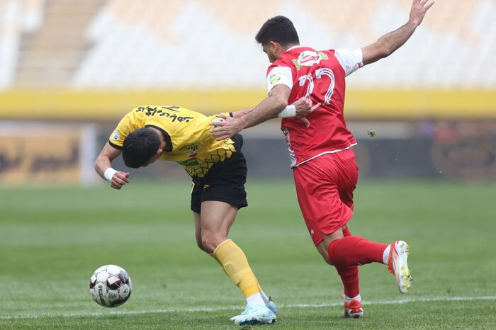 نبرد حساس سپاهان و پرسپولیس به وقتهای اضافه کشیده شد؛ اخراج عالیشاه