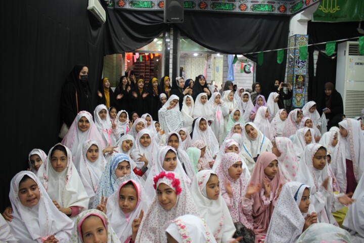 جشن تکلیف ۱۲۰۰ دانشآموز دختر شهرستان کارون برگزار شد