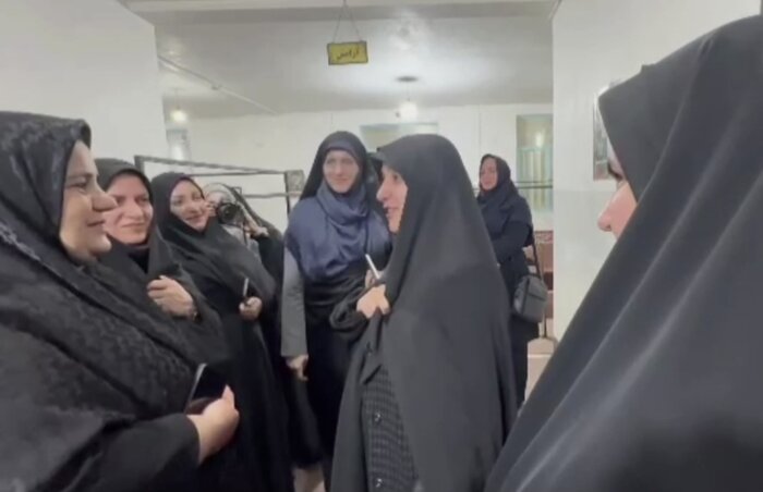 در سفر نیمروز رئیس جمهور به بوشهر چه گذشت؟+فیلم