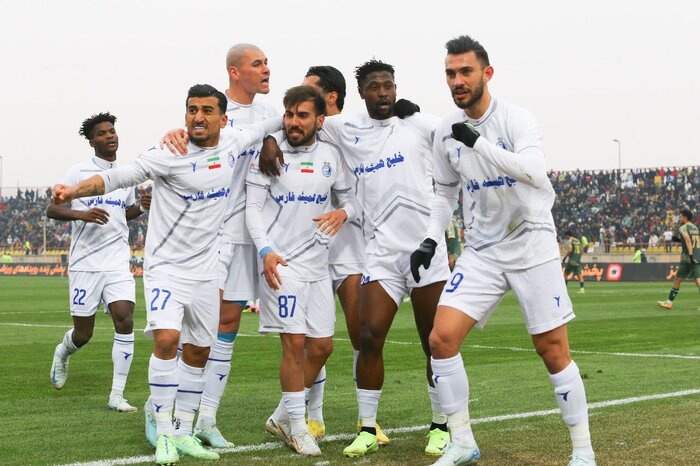 صعود استقلال با طعم انتقام/ شمسآذر سختجان بود