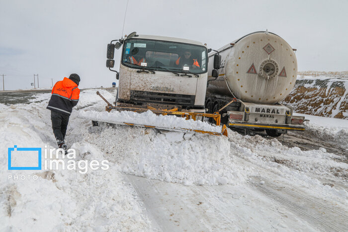 بازگشایی تمامی راههای درگیر برف در مازندران