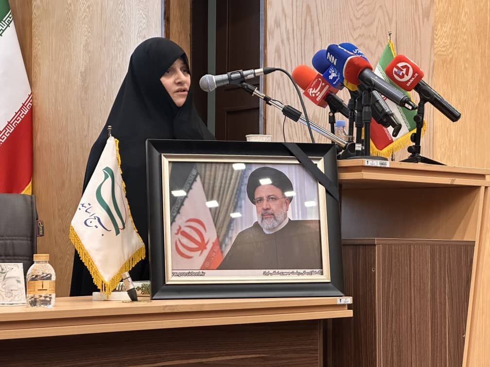 اهمیت اتحاد و پایداری در مسیر انقلاب اسلامی/الگوی سوم زن مسلمان؛ حرفی نو در جهان اسلام