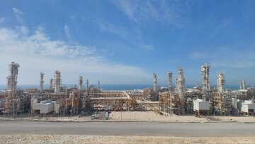 بازدید سخنگوی دولت از فاز ۱۴ پارس جنوبی 