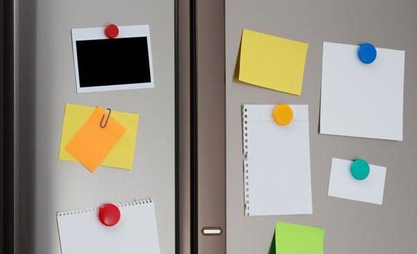 چرا نباید آهنربا را روی در یخچال قرار دهید؟/ معایب استفاده از مگنتها