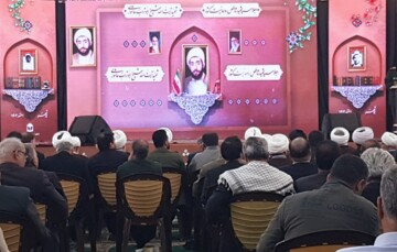 امام جمعه بوشهر: روحانیت این استان بیش از پنج قرن سابقه مبارزاتی دارد