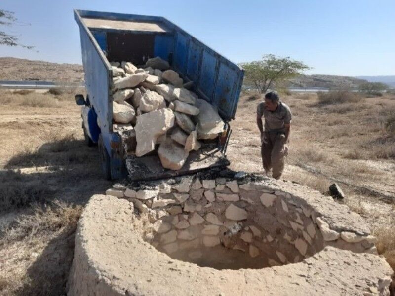 ۷۷ حلقه چاه آب غیرمجاز در تنگستان بوشهر پر شد ۷۷ حلقه چاه آب غیرمجاز در تنگستان بوشهر پر شد