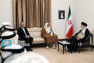 Emir of Qatar meets Iran's supreme leader