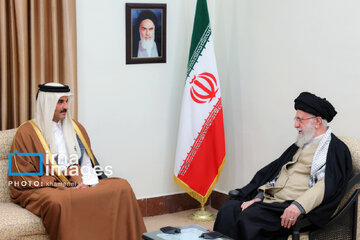 Emir of Qatar meets Iran's supreme leader