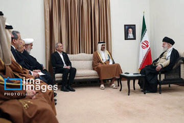 Emir of Qatar meets Iran's supreme leader