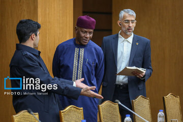 Reunión del primer vicepresidente con embajadores de países africanos