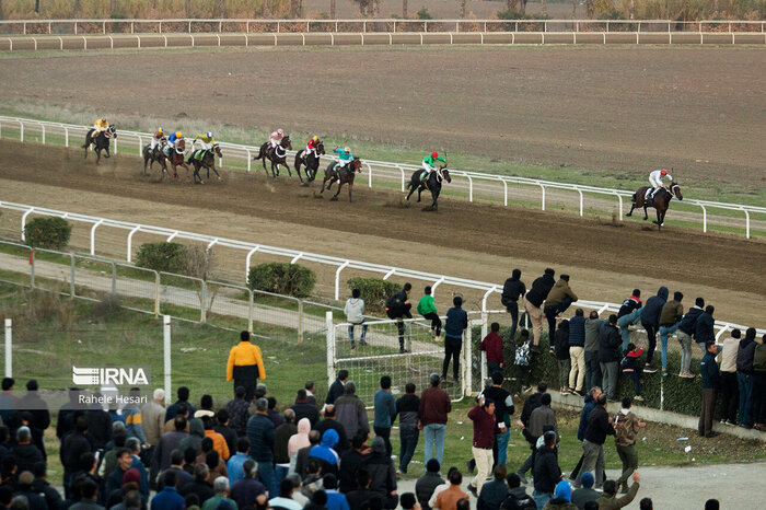 تاخت ۶۵ اسب در روز دوم هفته اول کورس گنبدکاووس+ فیلم