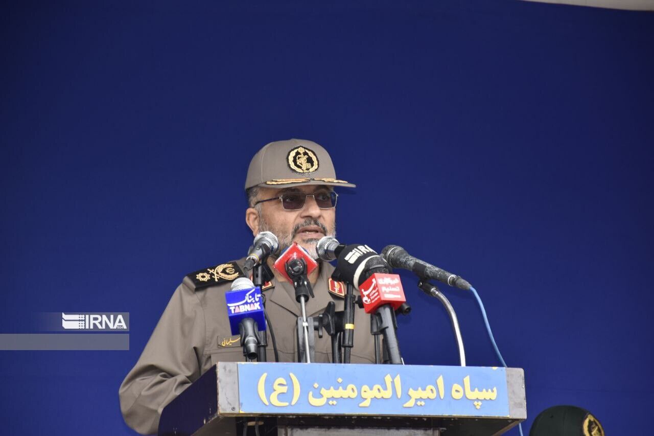 العميد سليماني: ايران الاسلامية ليست البادئة في اي حرب لكنها تدافع عن عزتها
