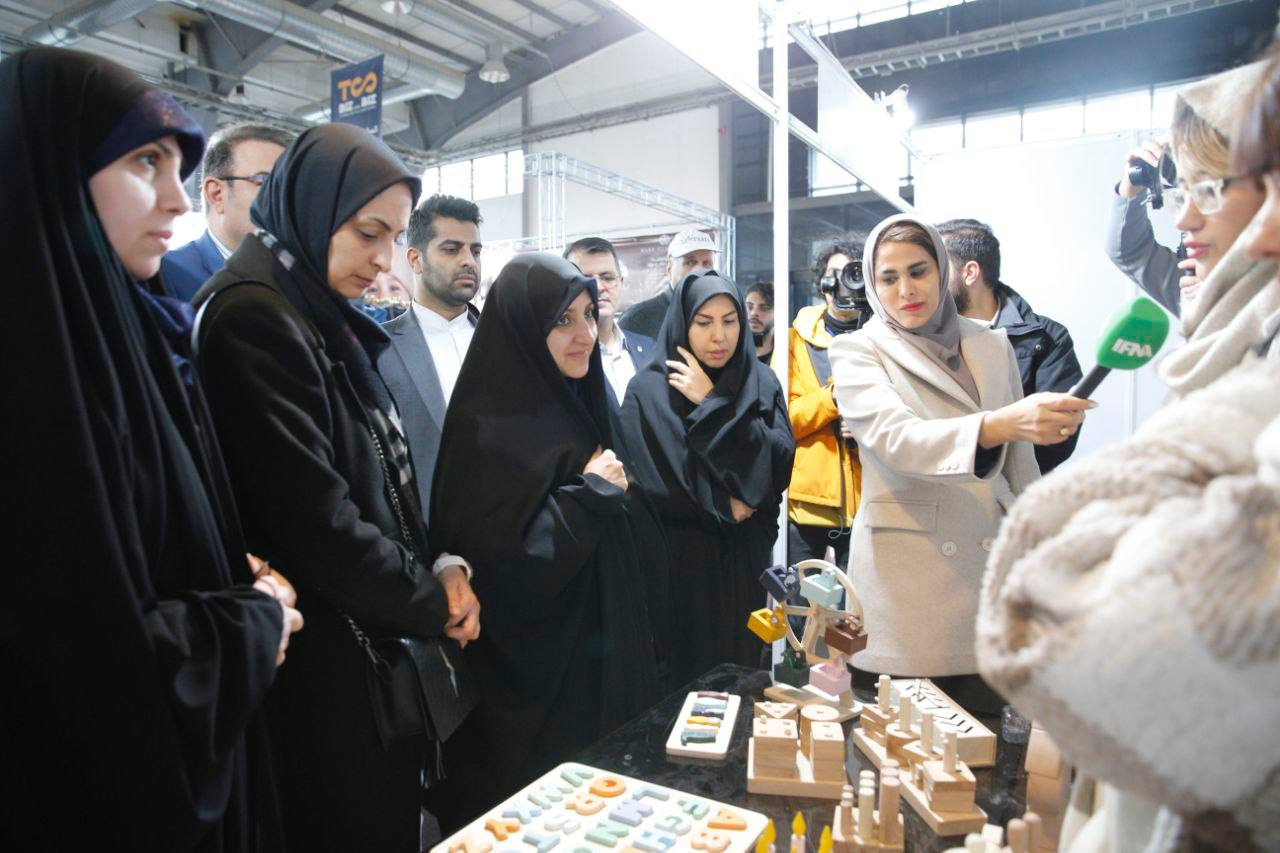 بهروزآذر: مشکلات مادر و نوزاد با مشارکت بخش خصوص و جامعه مدنی حل میشود