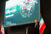 Le président iranien visite l'exposition commerciale internationale avec l'Eurasie