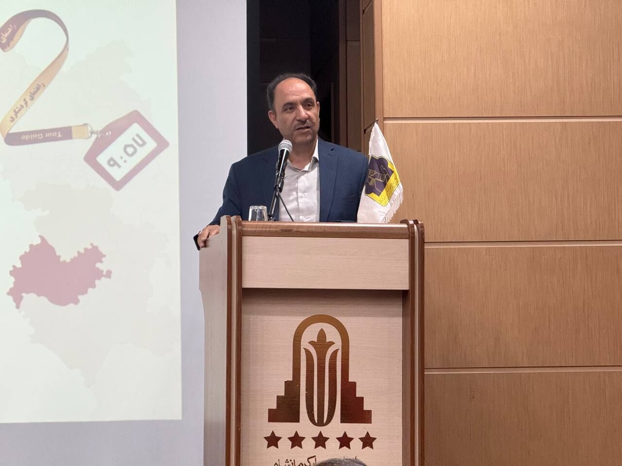 مدیرکل میراث فرهنگی کرمانشاه: راهنمایان گردشگری، سفیران فرهنگی کشور هستند مدیرکل میراث فرهنگی کرمانشاه: راهنمایان گردشگری، سفیران فرهنگی کشور هستند