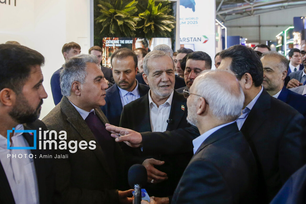 پزشکیان: ارتباطات اقتصادی، امنیت ما و منطقه را تامین میکند پزشکیان: ارتباطات اقتصادی، امنیت ما و منطقه را تامین میکند