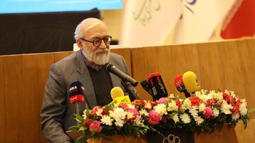 لاریجانی: مرکز پژوهش‌های مجلس موضوع مذاکره با آمریکا و کاهش اثر تحریم‌ها را تبیین کند 