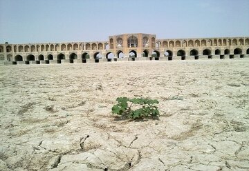حل چالش‌های آبی اصفهان، از لزوم اقتدار در مدیریت آب تا پرهیز از شعارزدگی