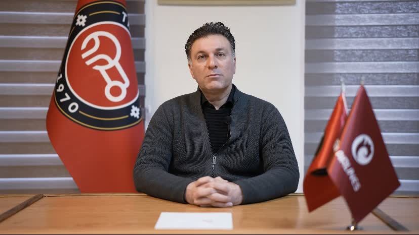 رفتار هواداران تراکتور در بازیهای خانگی الگو است رفتار هواداران تراکتور در بازیهای خانگی الگو است