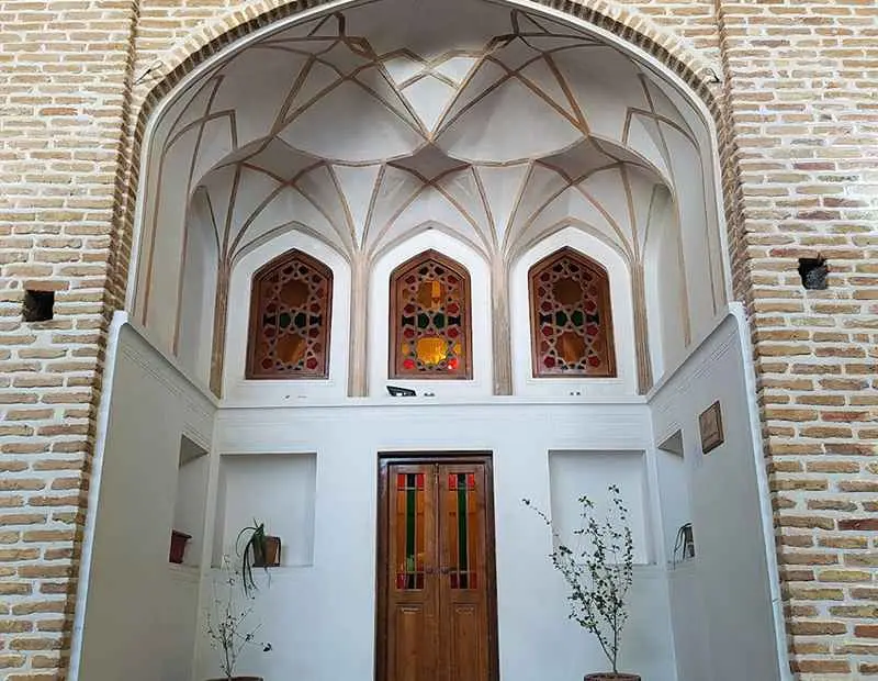 سفر یک روزه به سمنان؛ شهری سبز اما کویری