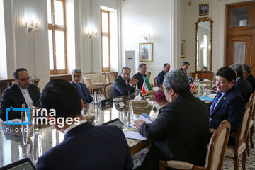 Los ministros de Asuntos Exteriores de Irán y Malasia se reúnen en Teherán
