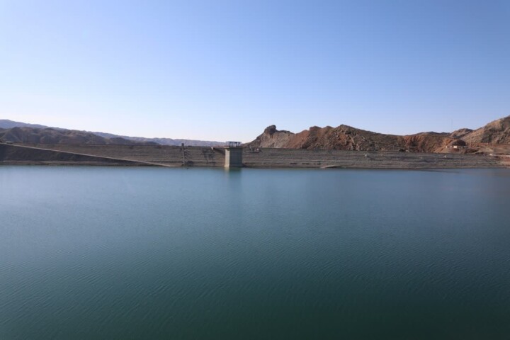 استاندار: سامانه گرمسیری کشاورزی ایلام را متحول میکند