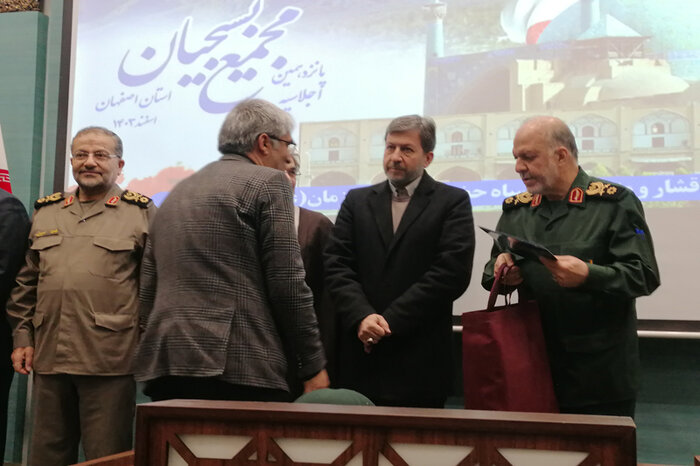 رییس بسیج مستضعفین: نگذاریم زایندهرود تمدنساز خشک بماند