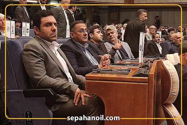 اهدای لوح تقدیر همایش حمایت از حقوق مصرفکنندگان و تولیدکنندگان به نفت سپاهان