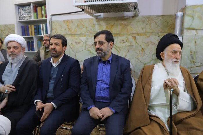 پیکر برادر آیت‌الله نوری همدانی در حرم مطهر حضرت معصومه (س) آرام گرفت