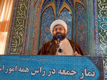 سرمایه گذاری و تقویت تولید داخلی راه حل مشکلات اقتصادی است