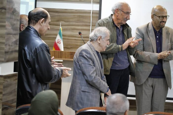 از "موسم هجرت به شمال" تا "صد نامه عاشقانه"؛ تجلیل از مترجم پیشکسوت خوزستانی
