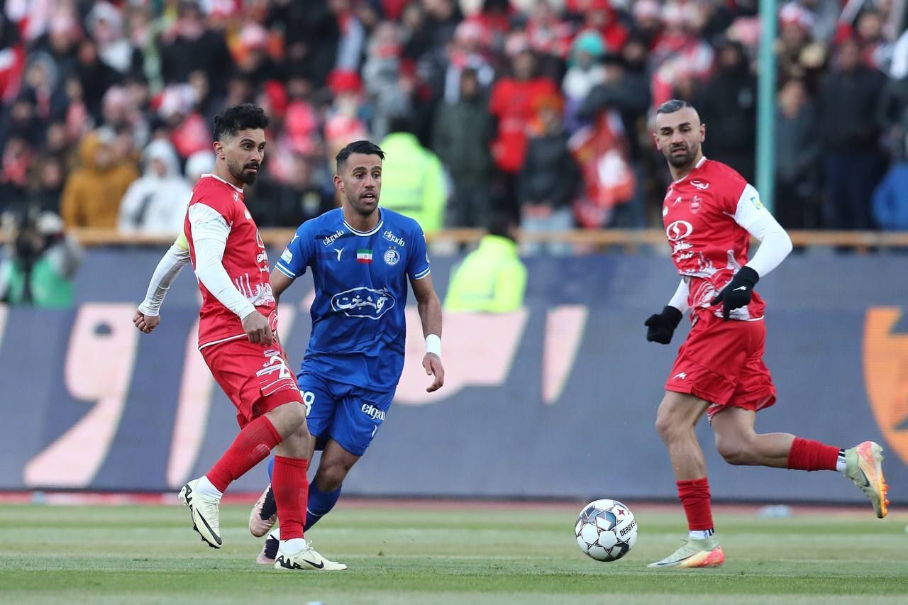 برسبوليس يفوز على استقلال طهران في دربي العاصمة