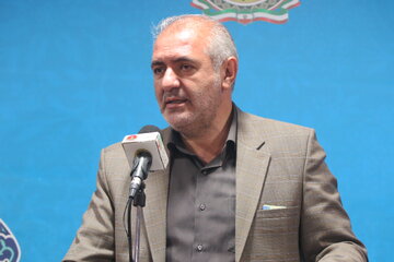 درگیری بین مامور سد معبر شهرداری بروجرد با فروشندگان سیار رخ نداده است