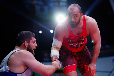 قهرمانان ایران پادشاهان فوقسنگین جهان