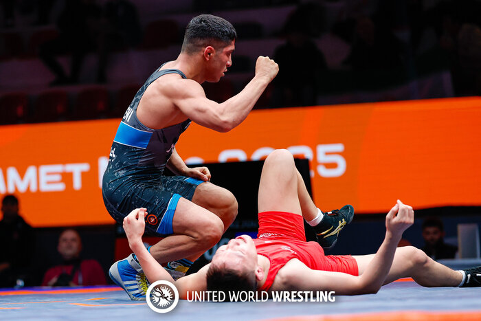 وزن به وزن با کشتی آزاد؛ ورود مومنی به اقلیم بزرگان