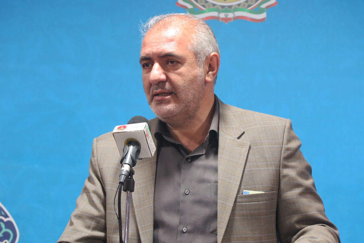 درگیری بین مامور سد معبر شهرداری بروجرد با فروشندگان سیار رخ نداده است