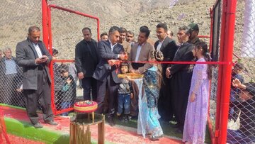 چمن مصنوعی روستای دله‌مرز سروآباد به بهره برداری رسید